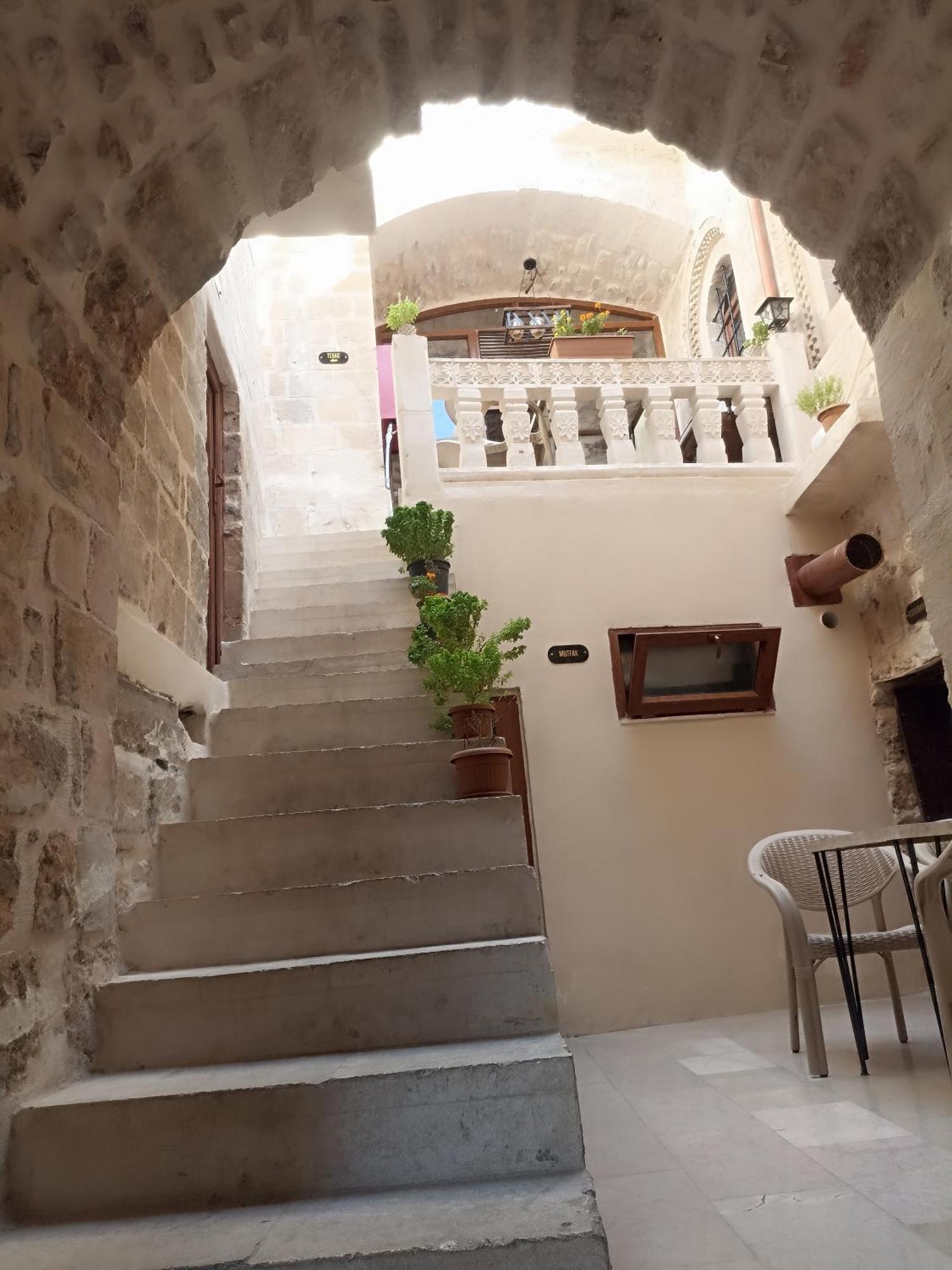 Carra Konagi Hotel Mardin Buitenkant foto